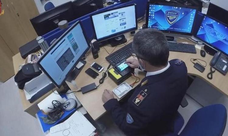 Per 20 anni raccoglie video pedopornografici: arrestato musicista di 49 anni Per 20 anni raccoglie video pedopornografici: arrestato musicista di 49 anni