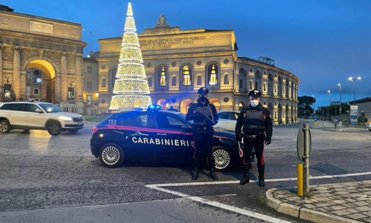 Macerata, mancato rispetto delle normative anti Covid: bar chiuso e maxi multa