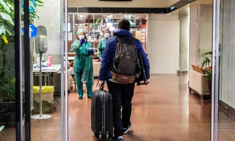 Federalberghi Marche: Omicron cancella le prenotazioni per il Natale. “Situazione drammatica” Federalberghi Marche: Omicron cancella le prenotazioni per il Natale. “Situazione drammatica”