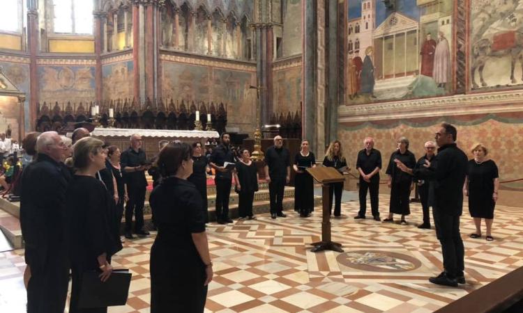 Civitanova, la 'Corale Bizzarri' porta al San Francesco il 'Gospel Mass' di Robert Ray Civitanova, la 'Corale Bizzarri' porta al San Francesco il 'Gospel Mass' di Robert Ray