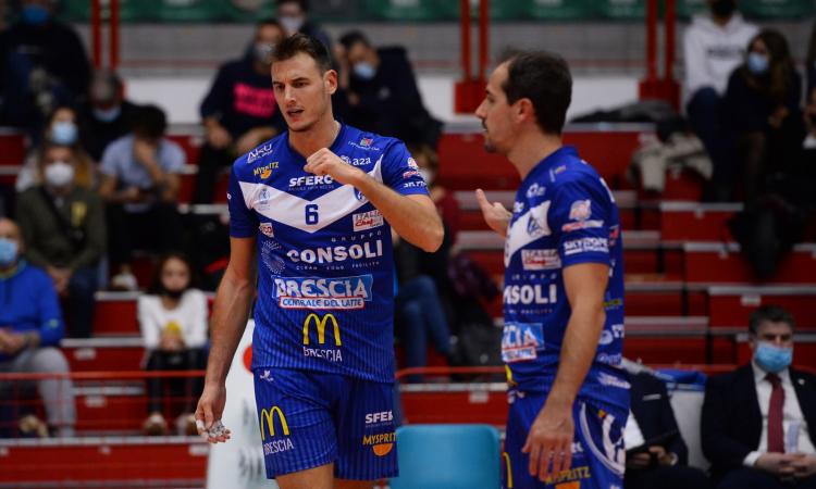 Macerata, la Med Store Tunit trova il "sostituto" di Dennis: ufficiale l'ingaggio di Stefano Giannotti Macerata, la Med Store Tunit trova il "sostituto" di Dennis: ufficiale l'ingaggio di Stefano Giannotti