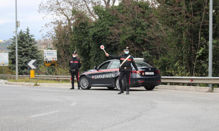 Natale di controlli sulle strade della provincia: arrestati due ricercati