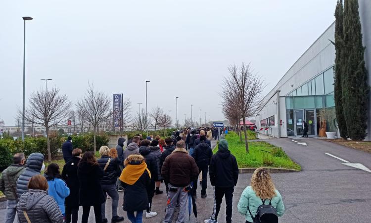 Covid, il 2022 inizia con 1619 nuovi casi nelle Marche: il 30% di contagiati nella fascia 25-44 anni