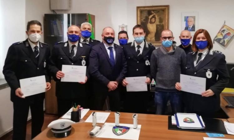 San Severino, spray anti aggressione e body cam: nuove dotazioni per gli agenti della Polizia Locale San Severino, spray anti aggressione e body cam: nuove dotazioni per gli agenti della Polizia Locale