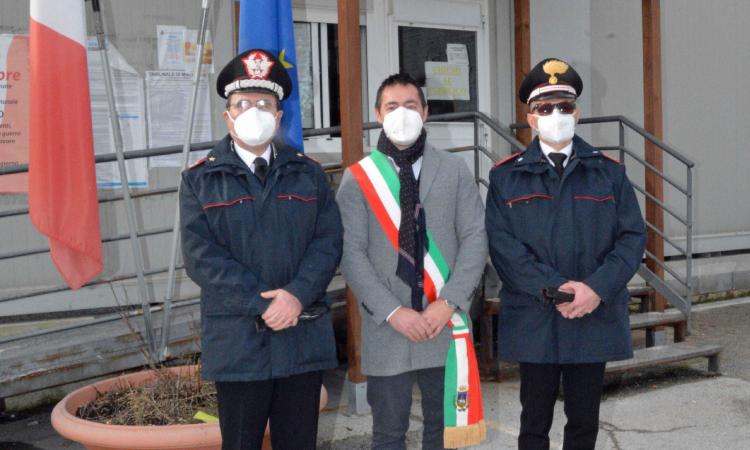 Pieve Torina, scambio di auguri tra il sindaco Gentilucci e il generale dei carabinieri Salticchioli Pieve Torina, scambio di auguri tra il sindaco Gentilucci e il generale dei carabinieri Salticchioli