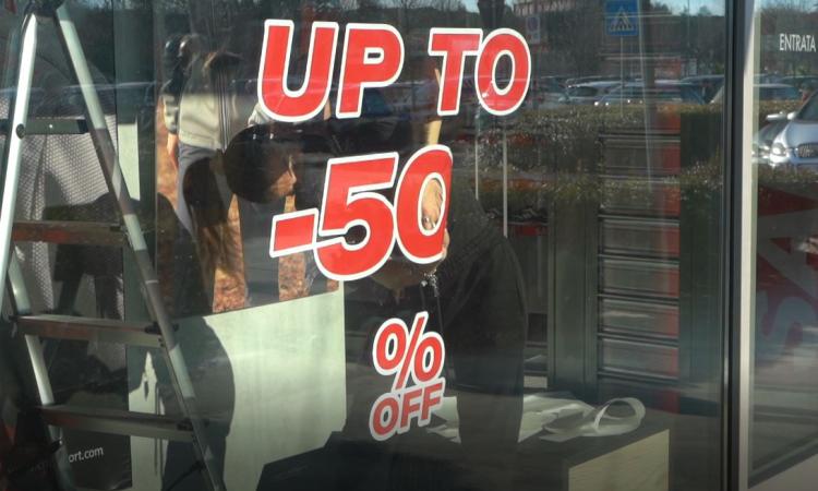 Al via i Saldi 2022 nelle Marche, ma i consumatori sono sempre meno interessati a spendere (FOTO e VIDEO) Al via i Saldi 2022 nelle Marche, ma i consumatori sono sempre meno interessati a spendere (FOTO e VIDEO)