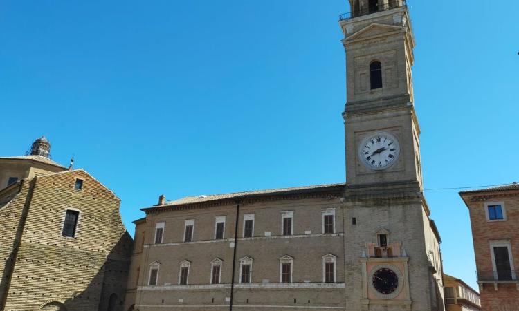 Macerata, "Polvere di stelle all'ombra dell'Orologio Astronomico" Macerata, "Polvere di stelle all'ombra dell'Orologio Astronomico"