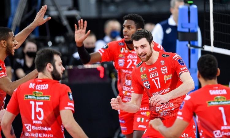 Champions League, la Lube abbatte l'incubo Zaksa al tie-break e dimentica il Covid Champions League, la Lube abbatte l'incubo Zaksa al tie-break e dimentica il Covid