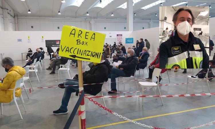 Macerata, Open day a sorpresa domenica 16 gennaio: saranno disponibili 400 vaccini all'Hub di Piediripa