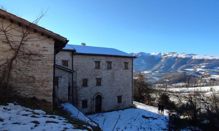 Fiastra, l'antico borgo di Ravaio diverrà struttura ricettiva: in arrivo 4,5 milioni di euro Fiastra, l'antico borgo di Ravaio diverrà struttura ricettiva: in arrivo 4,5 milioni di euro