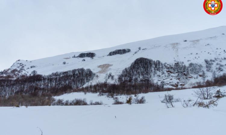 Tragedia in montagna: scivola per cento metri sul pendio innevato: muore un uomo di 63 anni Tragedia in montagna: scivola per cento metri sul pendio innevato: muore un uomo di 63 anni