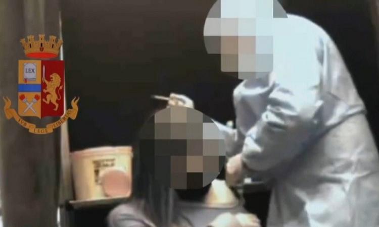 Vaccini bluff, ci sono altri 5 indagati: salgono a 90 le misure cautelari Vaccini bluff, ci sono altri 5 indagati: salgono a 90 le misure cautelari