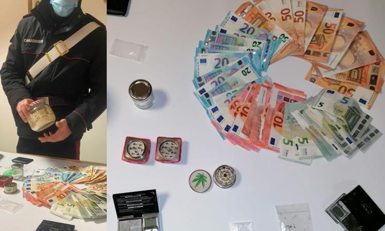 Macerata, spaccia cocaina in pieno centro: arrestata insospettabile 60enne Macerata, spaccia cocaina in pieno centro: arrestata insospettabile 60enne