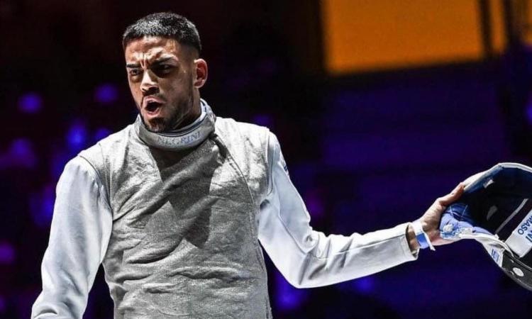 Il fioretto maschile è d'oro: in squadra anche lo studente Unicam Tommaso Marini. "Orgogliosi" Il fioretto maschile è d'oro: in squadra anche lo studente Unicam Tommaso Marini. "Orgogliosi"