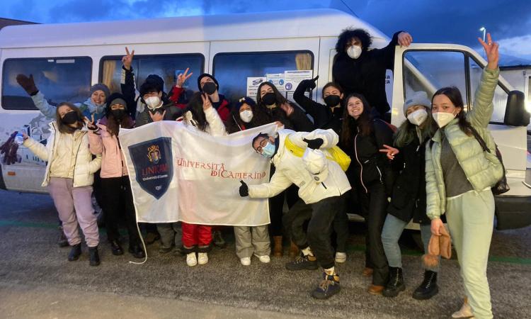 Bolognola, una giornata sulla neve per gli studenti Unicam Bolognola, una giornata sulla neve per gli studenti Unicam