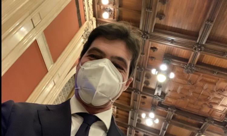 Elezioni Quirinale - Acquaroli, selfie dopo il primo scrutinio: "Emozione molto forte"