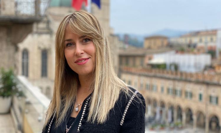 Bonus per l'acquisto di pc: la Regione Marche in aiuto di quasi 4 mila famiglie Bonus per l'acquisto di pc: la Regione Marche in aiuto di quasi 4 mila famiglie