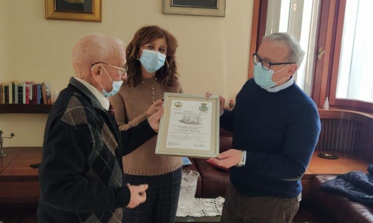 Prigioniero nei campi di concentramento a soli 16 anni: il racconto di Giulio Innocenzi Prigioniero nei campi di concentramento a soli 16 anni: il racconto di Giulio Innocenzi