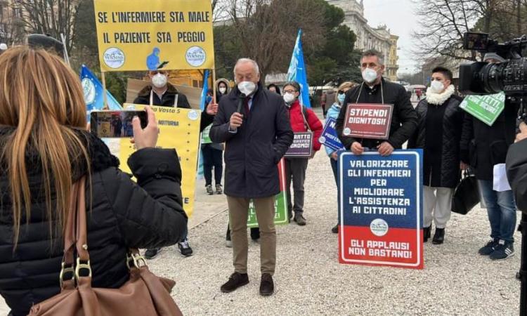 Gli infermieri incontrano Saltamartini. "Ora mantenga le promesse. Basta compromessi” Gli infermieri incontrano Saltamartini. "Ora mantenga le promesse. Basta compromessi”