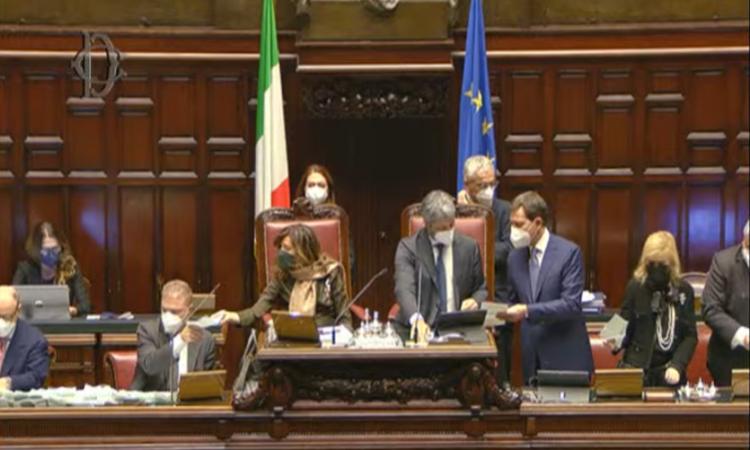 Elezioni Quirinale, sesta fumata nera. I partiti ora puntano su Elisabetta Belloni Elezioni Quirinale, sesta fumata nera. I partiti ora puntano su Elisabetta Belloni