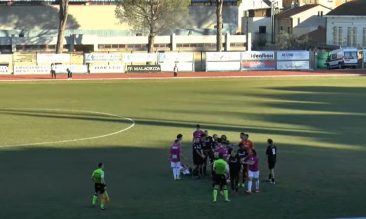 Serie D, Raparo espulso per la Recanatese ma il Tolentino si accontenta del pari Serie D, Raparo espulso per la Recanatese ma il Tolentino si accontenta del pari