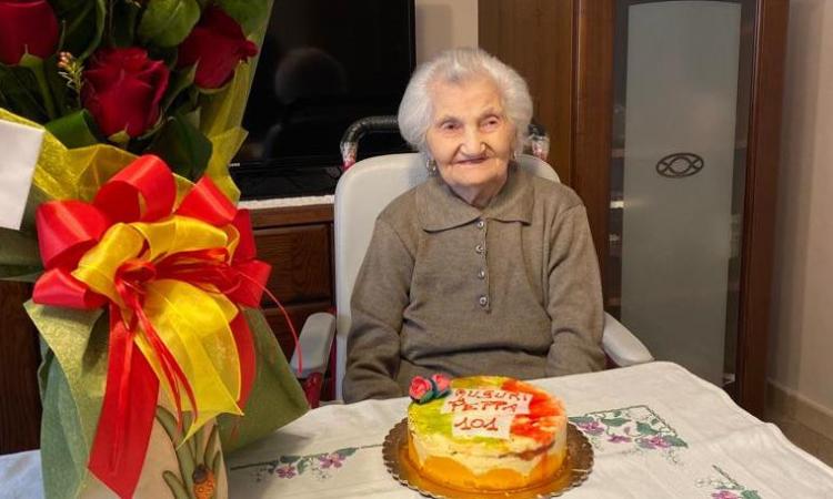 Giuseppa Mancini spegne 101 candeline: è festa a Castelraimondo