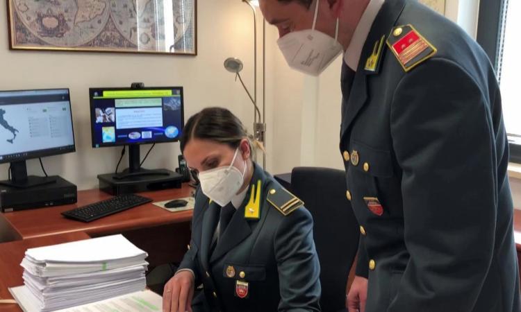 Frode fiscale e riciclaggio internazionale, sequestrati beni per oltre 4 milioni: 13 persone indagate