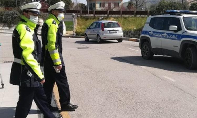 San Severino, anziana cade in casa e non riesce più ad alzarsi: la sorella dà l'allarme