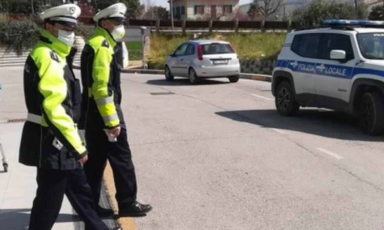San Severino, anziana cade in casa e non riesce più ad alzarsi: la sorella dà l'allarme San Severino, anziana cade in casa e non riesce più ad alzarsi: la sorella dà l'allarme
