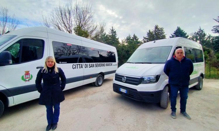 San Severino rinnova il parco scuolabus: in servizio anche un veicolo completamente elettrico