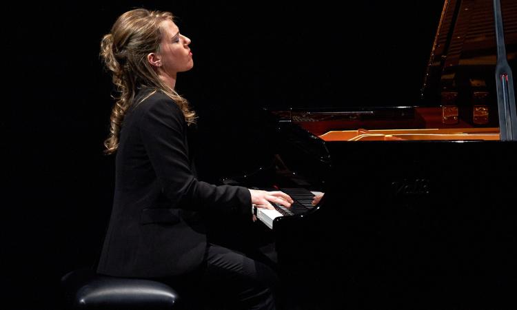 Tolentino, Ottavia Maria Maceratini al Politeama: in concerto sulle note di Chopin e Schumann Tolentino, Ottavia Maria Maceratini al Politeama: in concerto sulle note di Chopin e Schumann