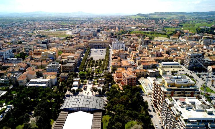 Civitanova, calo dei residenti: più nascite nel 2021, ma aumentano le persone senza fissa dimora Civitanova, calo dei residenti: più nascite nel 2021, ma aumentano le persone senza fissa dimora