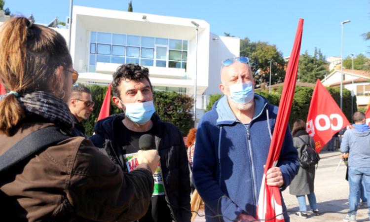 L'allarme del Cobas: "Al Santo Stefano focolai Covid, alto rischio di contagio per i degenti" L'allarme del Cobas: "Al Santo Stefano focolai Covid, alto rischio di contagio per i degenti"