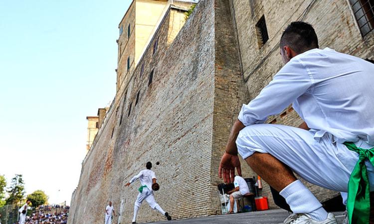 Treia, il gioco del Bracciale sbarca oltreoceano