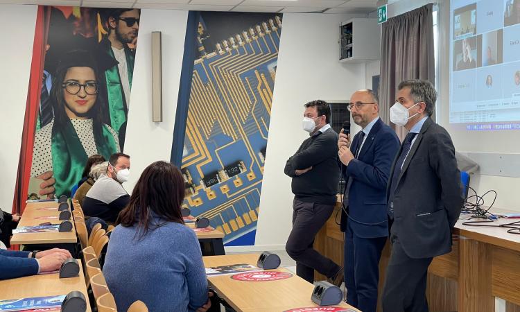 Unicam, il rettore incontra i neo assunti: "Siete l'identità di questo ateneo" Unicam, il rettore incontra i neo assunti: "Siete l'identità di questo ateneo"