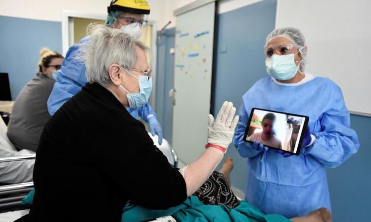 Covid - Riprendono le visite presso gli ospedali, ma solo per 45 minuti. Ecco le modalità Covid - Riprendono le visite presso gli ospedali, ma solo per 45 minuti. Ecco le modalità