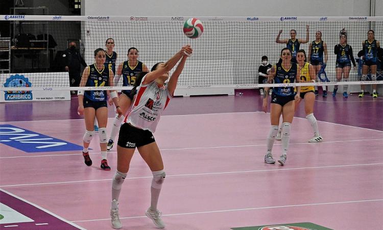 La Cbf Balducci Macerata espugna Sant'Elia: continua l'inseguimento alla capolista Brescia La Cbf Balducci Macerata espugna Sant'Elia: continua l'inseguimento alla capolista Brescia