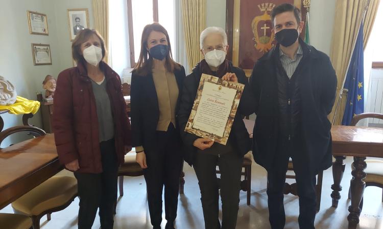 Potenza Picena, nove dipendenti vanno in pensione: il Comune li premia Potenza Picena, nove dipendenti vanno in pensione: il Comune li premia