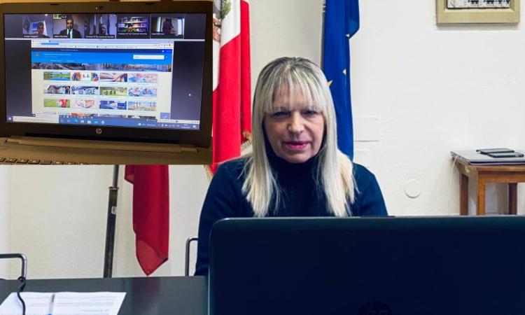 San Severino, gli uffici comunali si "trasferiscono" sul Web. Piermattei: "Rivoluzione, ma graduale" San Severino, gli uffici comunali si "trasferiscono" sul Web. Piermattei: "Rivoluzione, ma graduale"