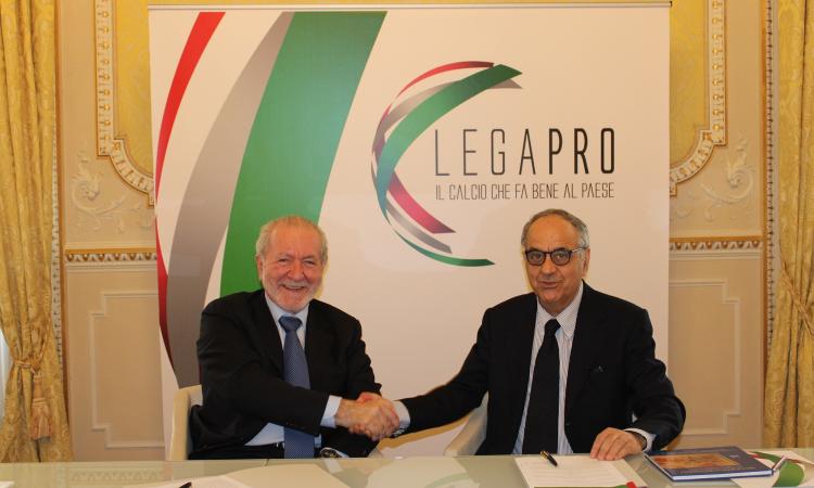 Unimc si apre al mondo del calcio, accordo con la Lega Pro: possibilità di stage e tirocini per gli studenti Unimc si apre al mondo del calcio, accordo con la Lega Pro: possibilità di stage e tirocini per gli studenti