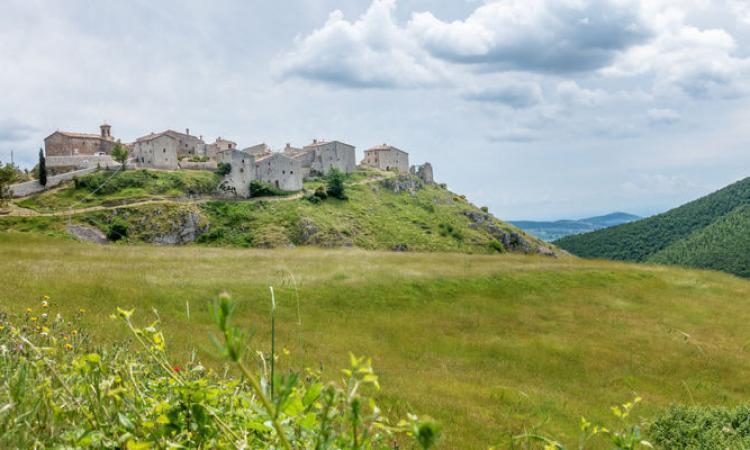 Progetto di rigenerazione dei borghi a rischio abbandono: San Severino candida Elcito Progetto di rigenerazione dei borghi a rischio abbandono: San Severino candida Elcito