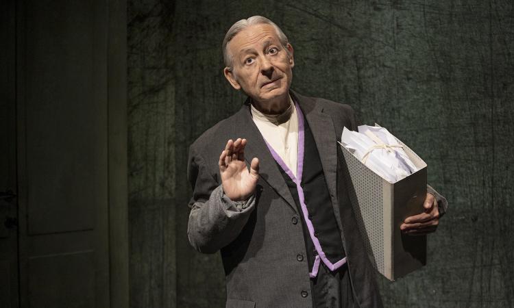 Tolentino, Leo Gullotta è "Bartleby lo scrivano": in scena al teatro Vaccaj
