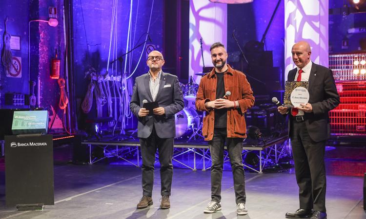 Musicultura, nella settima serata delle audizioni Vena conquista il premio Targa Banca di Macerata