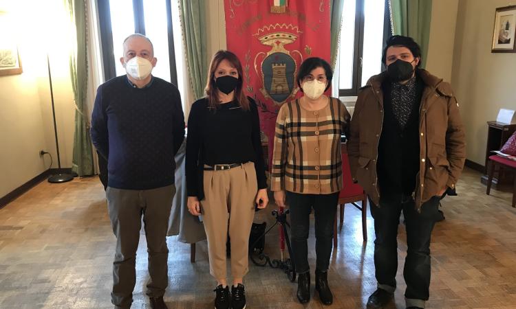 Morrovalle, il consiglio comunale si compatta a sostegno dell'Ucraina. "Difendiamo la democrazia" Morrovalle, il consiglio comunale si compatta a sostegno dell'Ucraina. "Difendiamo la democrazia"
