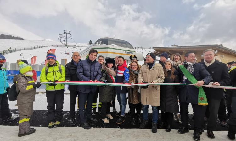 Ussita, riaprono gli impianti sciistici di Frontignano: Acquaroli presente al taglio del nastro