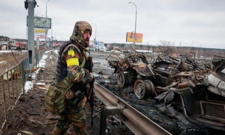 Ucraina, medico in fuga da Kiev: "Ho dovuto lasciare la mia famiglia. Non abbiamo più niente e non so dove andrò" Ucraina, medico in fuga da Kiev: "Ho dovuto lasciare la mia famiglia. Non abbiamo più niente e non so dove andrò"