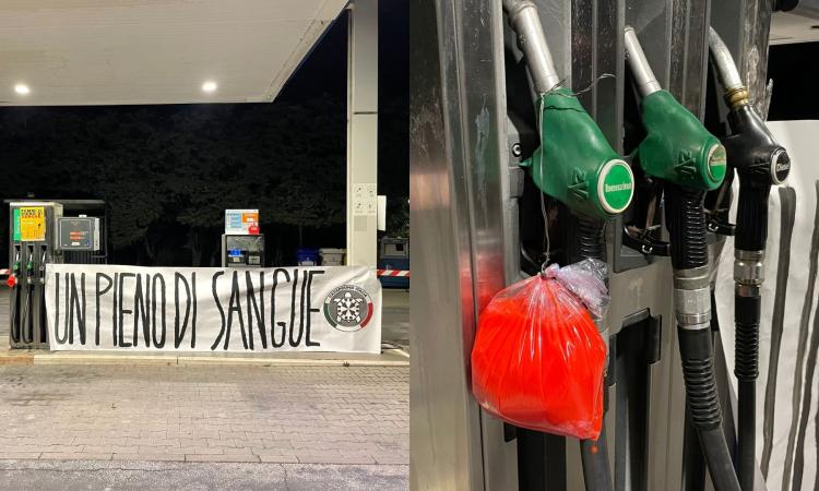 Macerata, azione choc di CasaPound. Sacche di sangue al distributore di benzina Macerata, azione choc di CasaPound. Sacche di sangue al distributore di benzina