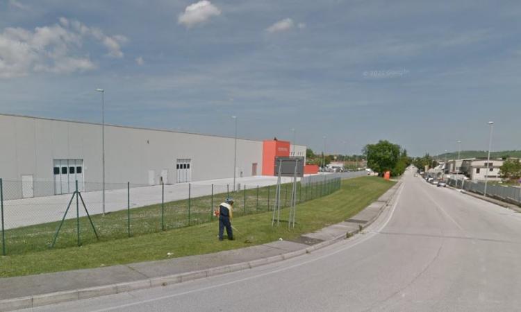 Tolentino, arriva il divieto di sosta in via Cristoforo Colombo: lo prevede un'ordinanza