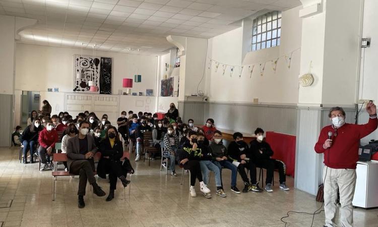 Macerata, l'importanza dell'acqua in un disegno: il Rotary promuove la campagna "Salva la goccia" Macerata, l'importanza dell'acqua in un disegno: il Rotary promuove la campagna "Salva la goccia"