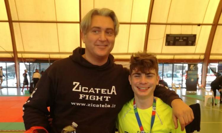 Cus Macerata, fantastico oro del 15enne Rapaccini ai Campionati Italiani di Mma (arti marziali miste) Cus Macerata, fantastico oro del 15enne Rapaccini ai Campionati Italiani di Mma (arti marziali miste)